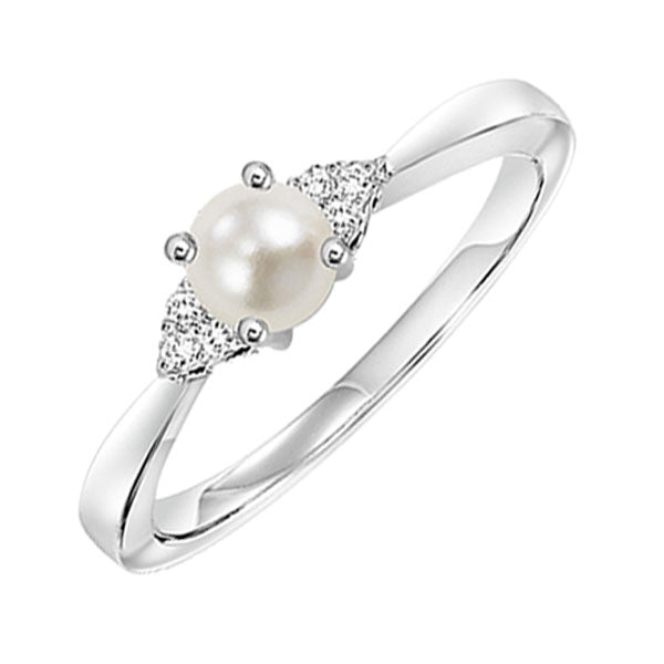 10Kt White Gold Diamond (1/20Ctw) & Pearl (7/8 Ctw) Ring