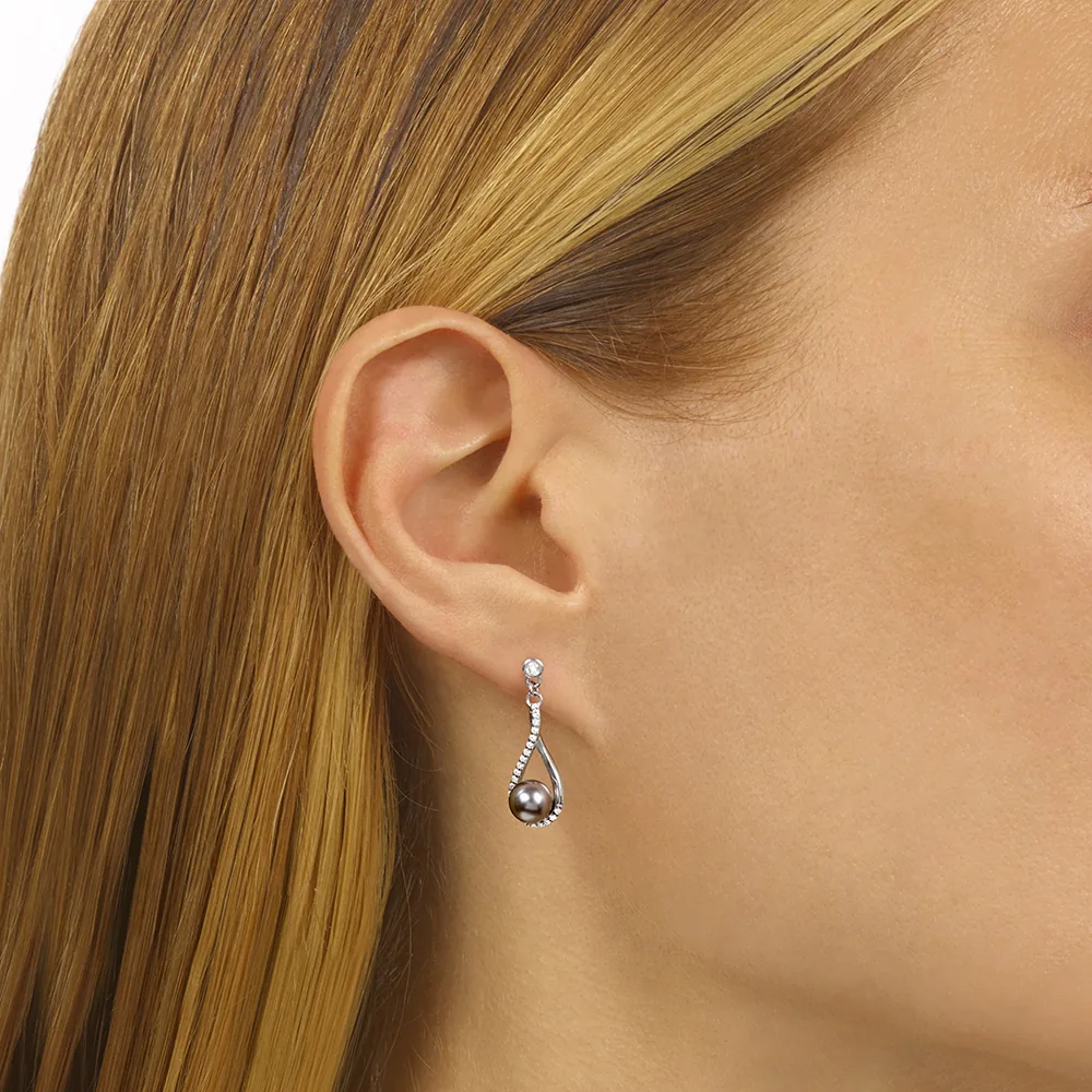 Silver Pearl Earring view 3